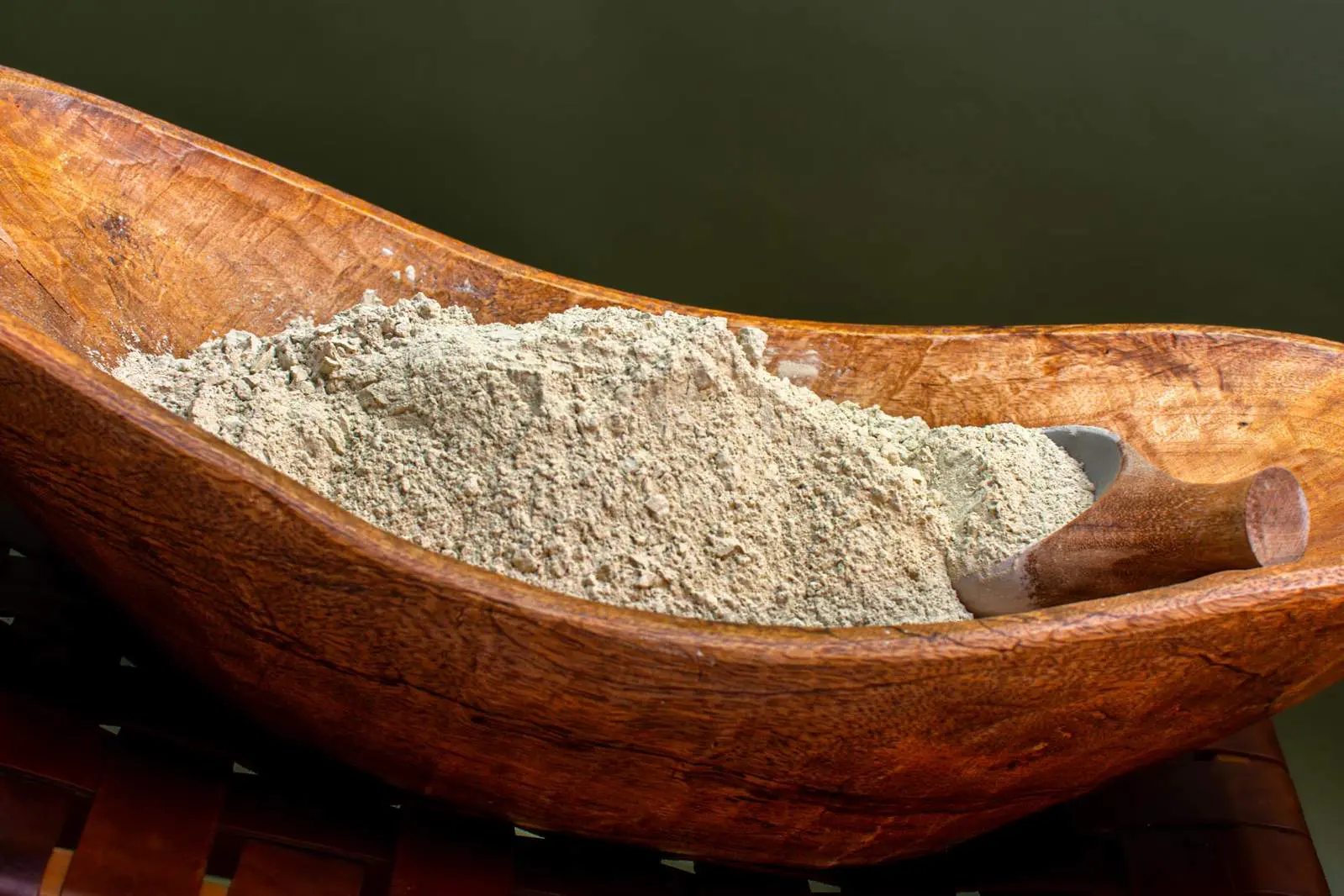 Aztec Clay in wood bowl for slider